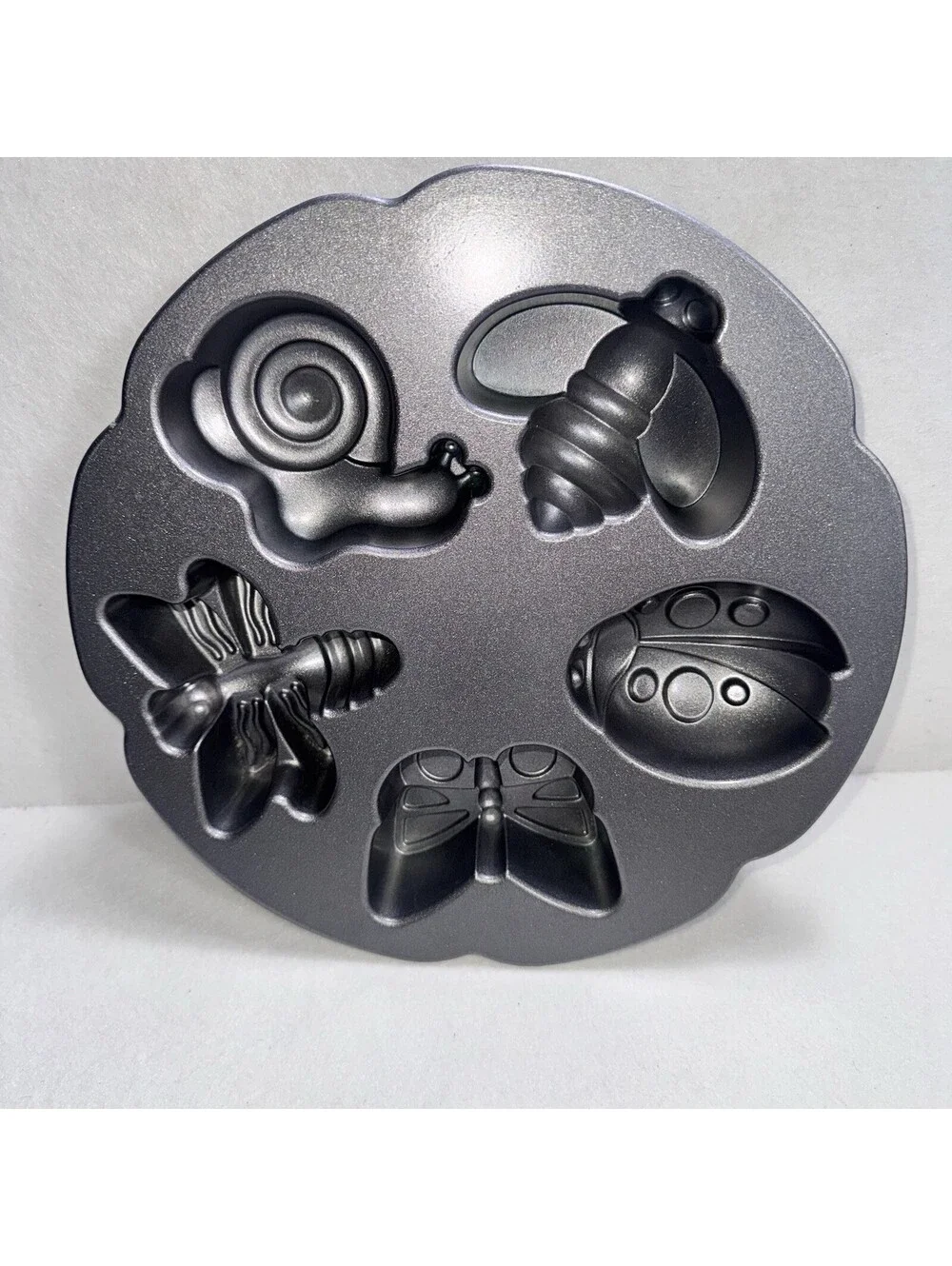 Nordic Ware Garden Bugs Cake Pan 3 Cup Butterfly Bee Ladybug Snail Cast Aluminum